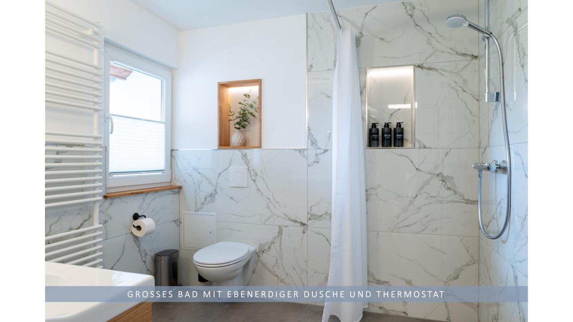 Apartment Leinetal - Bester Schlafkomfort In Hochwertiger Hotelbettwaesche, 3 Zimmer - Grosse Kueche, Duschbad & Parkplatz Northeim Kültér fotó