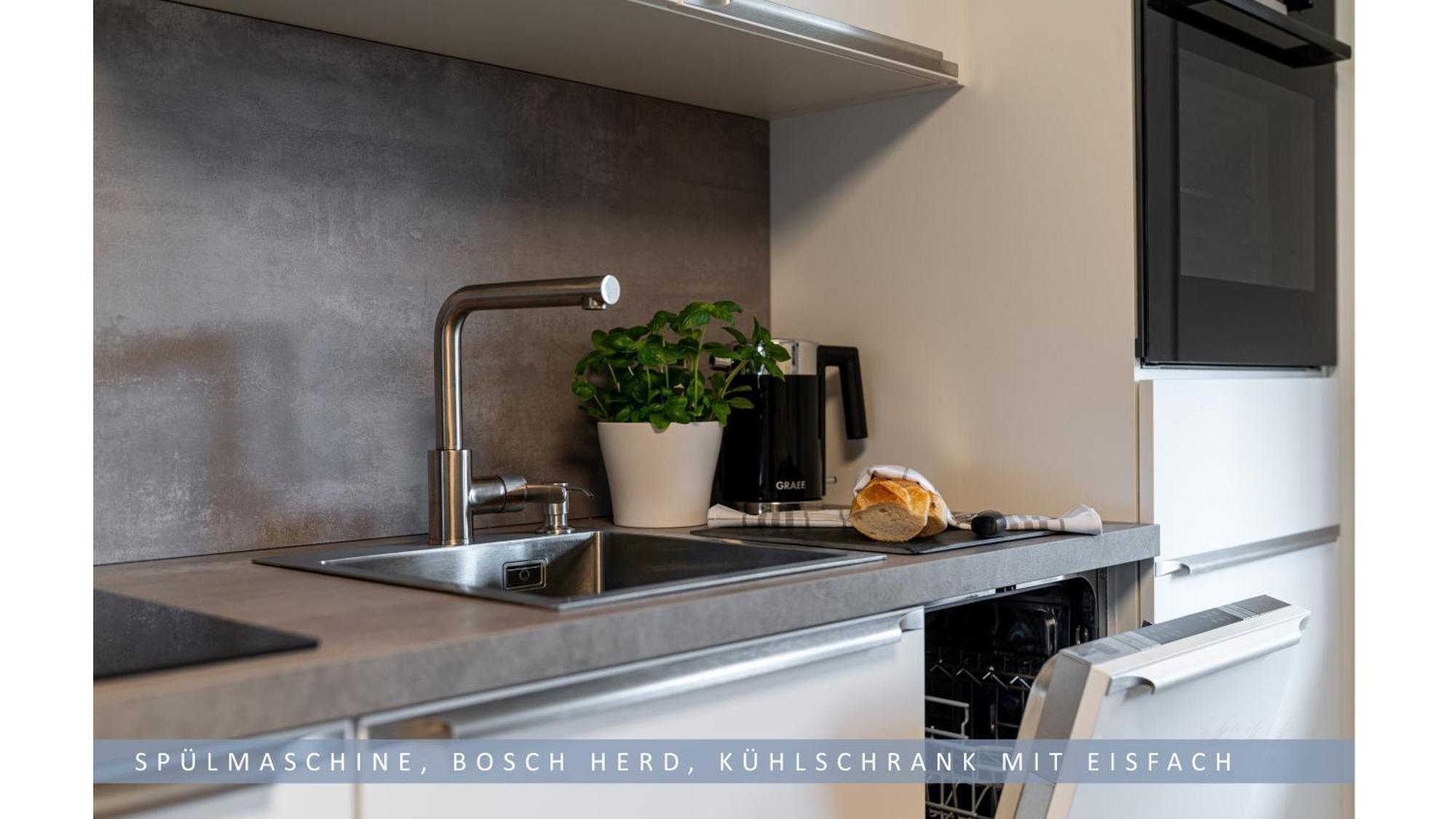 Apartment Leinetal - Bester Schlafkomfort In Hochwertiger Hotelbettwaesche, 3 Zimmer - Grosse Kueche, Duschbad & Parkplatz Northeim Kültér fotó